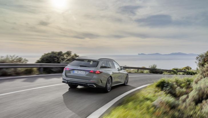 Mercedes Classe E Wagon 2024: debutta ufficialmente la nuova generazione - Foto 14 di 42