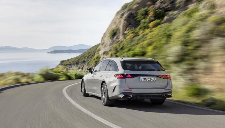 Mercedes Classe E Wagon 2024: debutta ufficialmente la nuova generazione - Foto 8 di 42