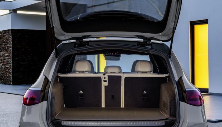 Mercedes Classe E Wagon 2024: debutta ufficialmente la nuova generazione - Foto 28 di 42