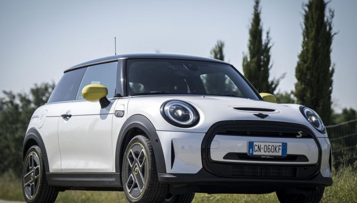 Mini Cooper SE: debutta la nuova versione speciale Elettrifigata - Foto 4 di 61