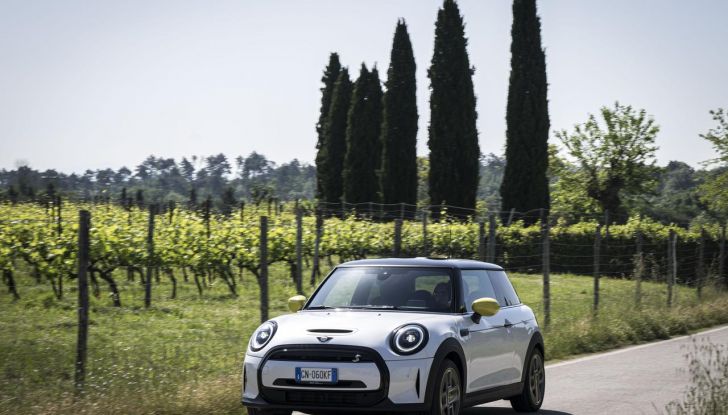 Mini Cooper SE: debutta la nuova versione speciale Elettrifigata - Foto 22 di 61