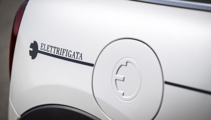 Mini Cooper SE: debutta la nuova versione speciale Elettrifigata - Foto 7 di 61