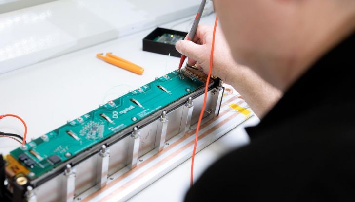 Nyobolt EV: debutta il concept che si ricarica in soli 6 minuti - Foto 17 di 18