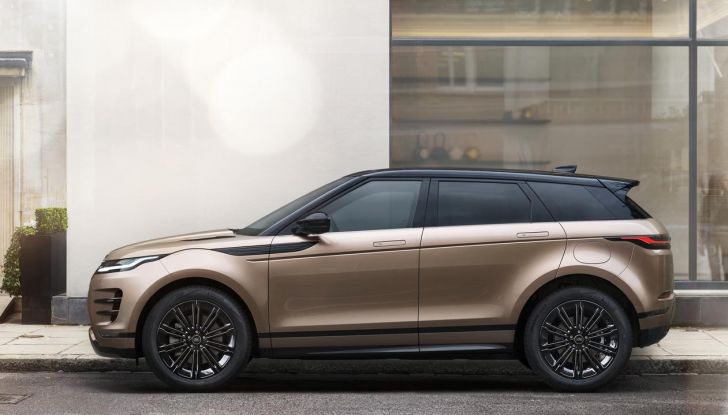Range Rover Evoque 2024: il nuovo restyling introduce diverse novità esterne e interne - Foto 33 di 35