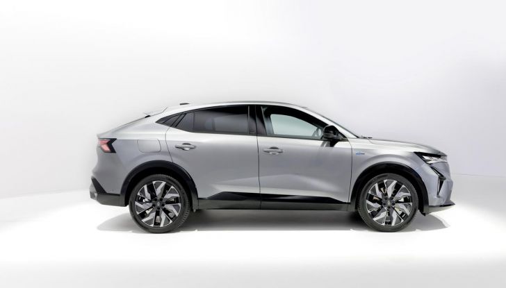 Renault Rafale E-Tech Full Hybrid: prezzi di listino in Italia - Foto 56 di 73