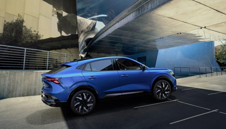 Renault Rafale E-Tech Full Hybrid: prezzi di listino in Italia - Foto 15 di 73