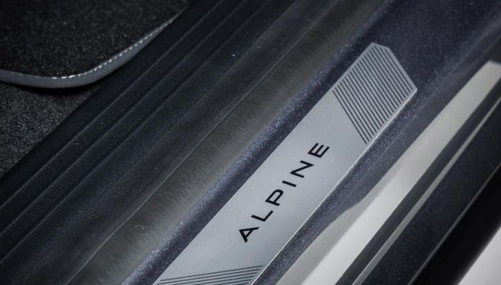 Renault Rafale E-Tech Full Hybrid: prezzi di listino in Italia - Foto 48 di 73