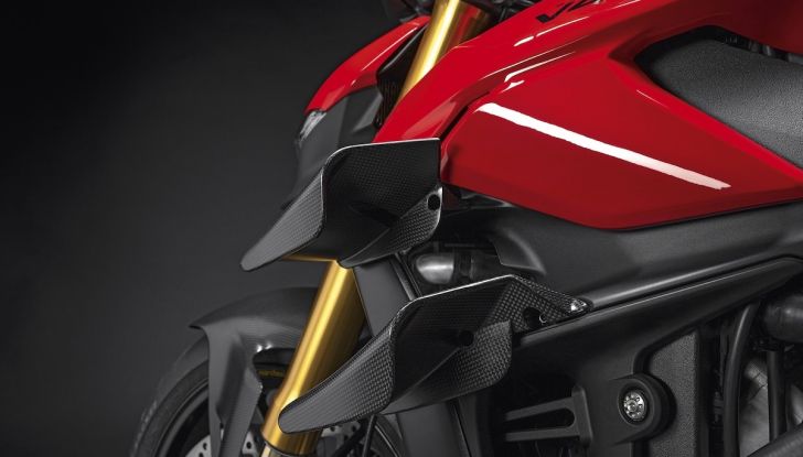 Ducati Streetfighter V4: ancora più sportivo e leggero con gli accessori del kit Performance - Foto 1 di 9