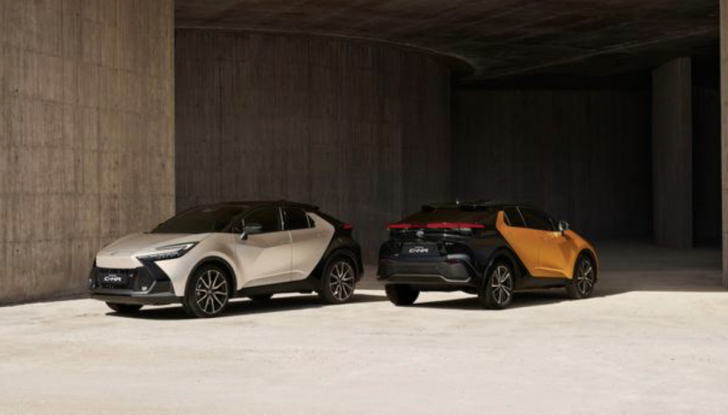 Toyota C-HR 2024: motori, allestimenti e prezzi - Foto 1 di 15