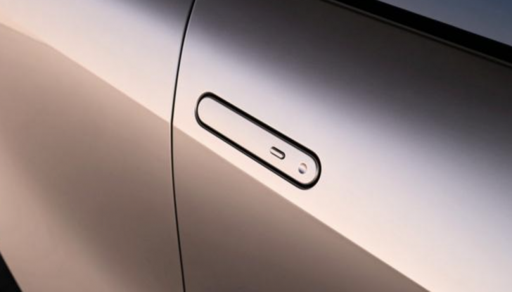 Toyota C-HR 2024: motori, allestimenti e prezzi - Foto 5 di 15