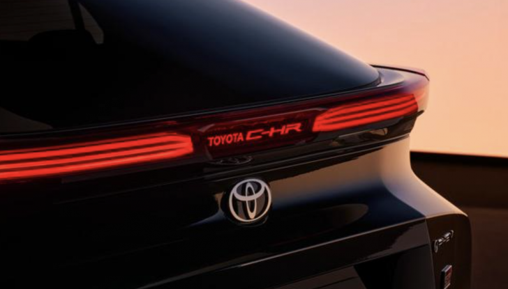 Toyota C-HR 2024: motori, allestimenti e prezzi - Foto 6 di 15