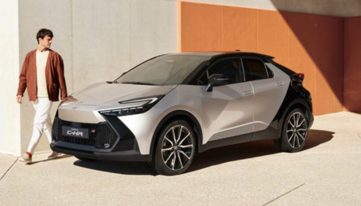 Toyota C-HR 2024: motori, allestimenti e prezzi - Foto 9 di 15