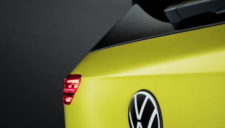 Volkswagen Golf R 333 Limited Edition: la compatta diventa più esclusiva con questa versione - Foto 10 di 12