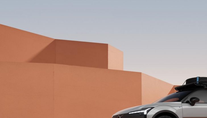 Volvo EX30: allestimenti, caratteristiche tecniche e prestazioni del nuovo SUV compatto elettrico - Foto 82 di 85