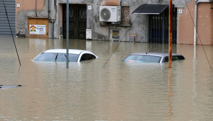Alluvione Emilia Romagna: tutti i mezzi speciali impiegati - Foto 2 di 8