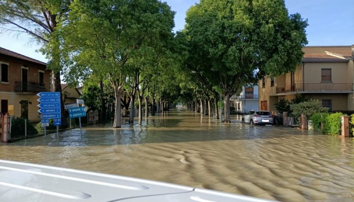 Alluvione Emilia Romagna: tutti i mezzi speciali impiegati - Foto 3 di 8