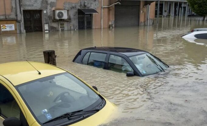 Alluvione Emilia Romagna: tutti i mezzi speciali impiegati - Foto 4 di 8