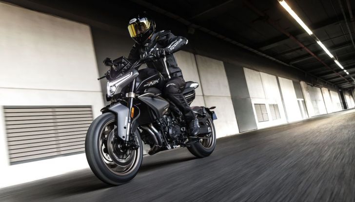 CF Moto presenta la 800NK Sport e la 800NK Advanced - Foto 8 di 14