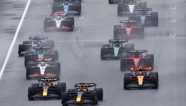 F1 2023, GP Austria: Verstappen vince la sprint race bagnata - Foto 2 di 10