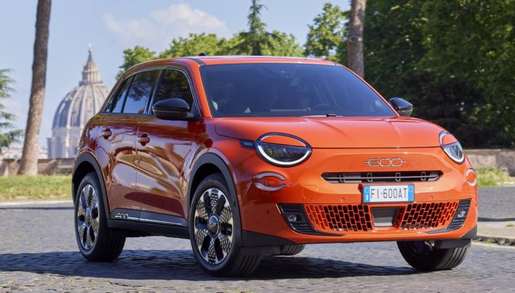 Fiat 600e: debutta il nuovo crossover elettrico di segmento B - Foto 3 di 45