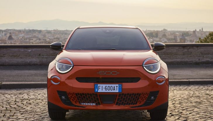 Fiat 600e: debutta il nuovo crossover elettrico di segmento B - Foto 8 di 45