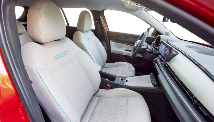 Fiat 600e: debutta il nuovo crossover elettrico di segmento B - Foto 17 di 45