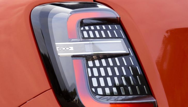 Fiat 600e: debutta il nuovo crossover elettrico di segmento B - Foto 10 di 45
