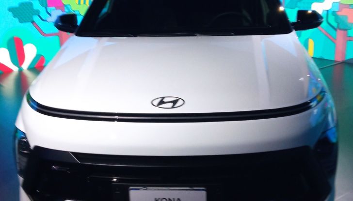 Nuova Hyundai Kona Full Hybrid provata su strada - Foto 15 di 20
