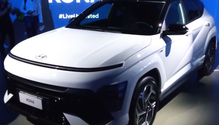 Nuova Hyundai Kona Full Hybrid provata su strada - Foto 16 di 20