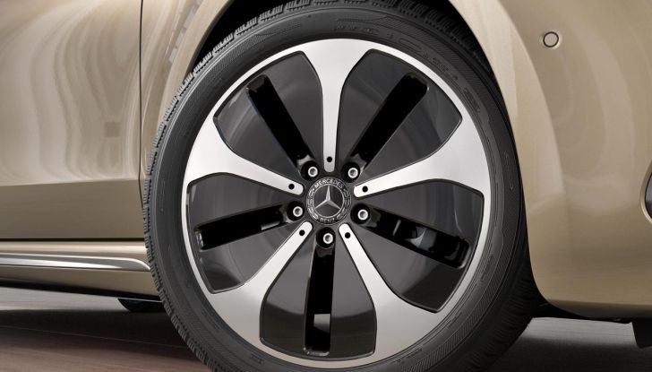 Mercedes Classe V 2024: debutta il nuovo restyling del van tedesco - Foto 18 di 122