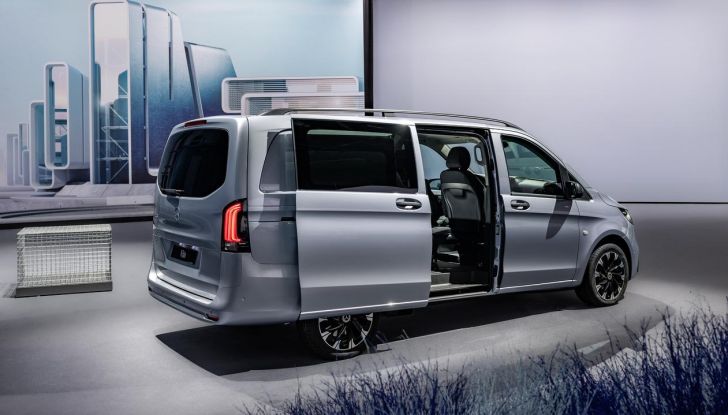 Mercedes Classe V 2024: debutta il nuovo restyling del van tedesco - Foto 98 di 122