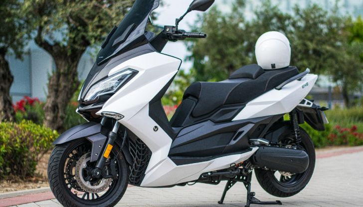 Nerva Exe, lo scooter elettrico “buono” provato su strada - Foto 2 di 20