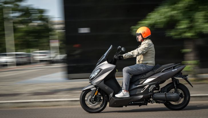 Nerva Exe, lo scooter elettrico “buono” provato su strada - Foto 11 di 20