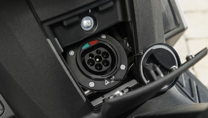 Nerva Exe, lo scooter elettrico “buono” provato su strada - Foto 17 di 20