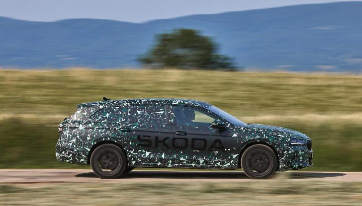 Skoda Superb 2024: il brand svela alcune specifiche della prossima generazione - Foto 32 di 33