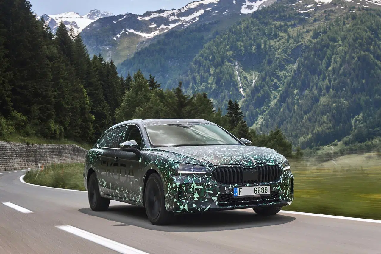 Skoda Superb 2024 prototipo