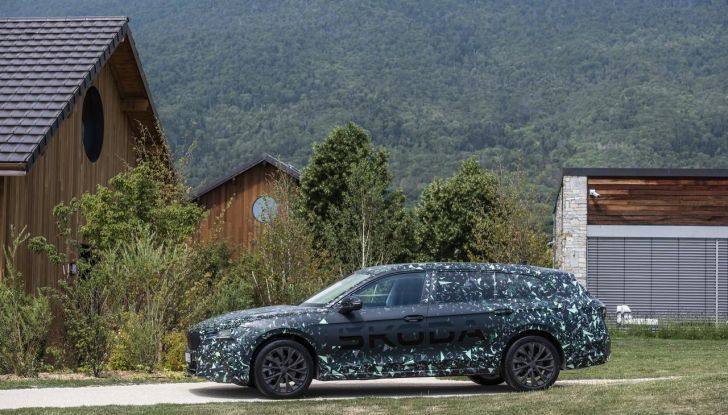 Skoda Superb 2024 prototipo