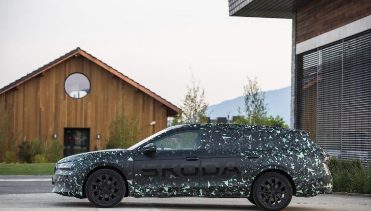 Skoda Superb 2024: il brand svela alcune specifiche della prossima generazione - Foto 18 di 33