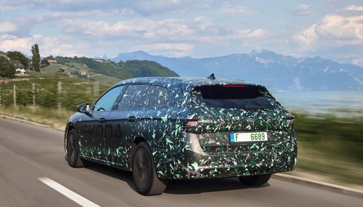 Skoda Superb 2024: il brand svela alcune specifiche della prossima generazione - Foto 30 di 33