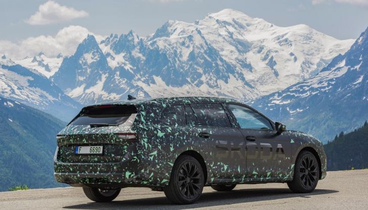 Skoda Superb 2024: il brand svela alcune specifiche della prossima generazione - Foto 3 di 33