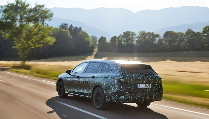 Skoda Superb 2024: il brand svela alcune specifiche della prossima generazione - Foto 26 di 33