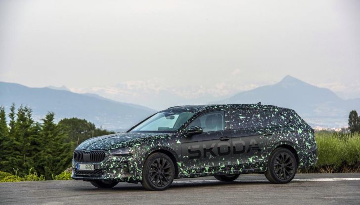 Skoda Superb 2024: il brand svela alcune specifiche della prossima generazione - Foto 17 di 33
