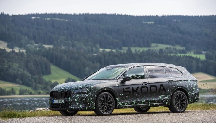 Skoda Superb 2024: il brand svela alcune specifiche della prossima generazione - Foto 13 di 33