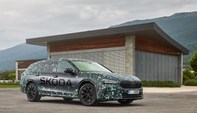 Skoda Superb 2024: il brand svela alcune specifiche della prossima generazione