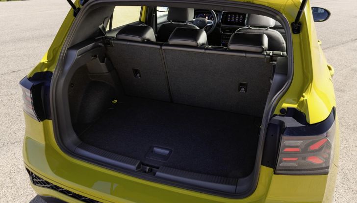 Volkswagen T-Cross 2024: svelato il nuovo restyling del SUV compatto - Foto 19 di 32