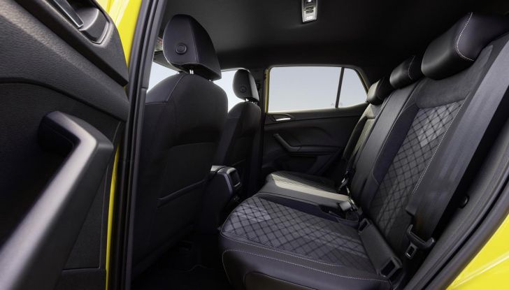Volkswagen T-Cross 2024: svelato il nuovo restyling del SUV compatto - Foto 18 di 32