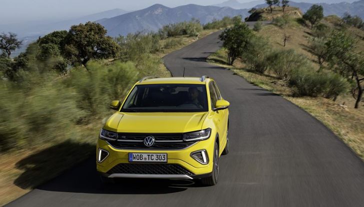Volkswagen T-Cross 2024: svelato il nuovo restyling del SUV compatto - Foto 5 di 32