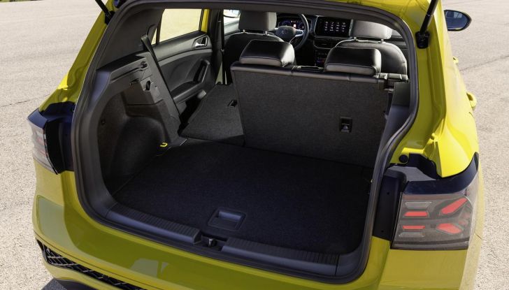 Volkswagen T-Cross 2024: svelato il nuovo restyling del SUV compatto - Foto 20 di 32