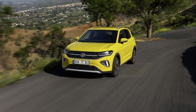 Volkswagen T-Cross 2024 ordinabile in Italia con prezzi da 26.200 euro