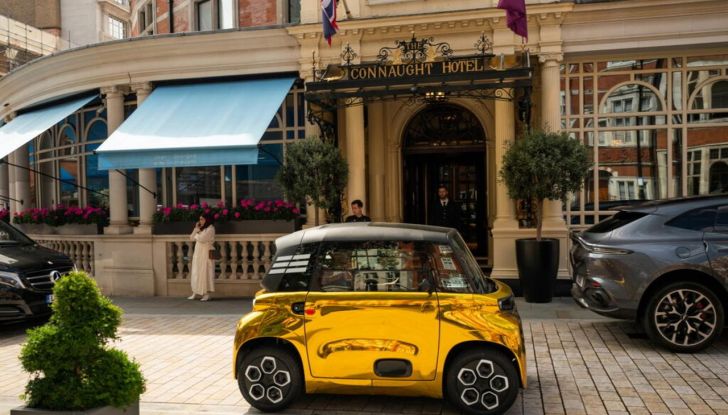 Citroën Ami: un esemplare oro sfila sulle strade di Londra - Foto 15 di 29